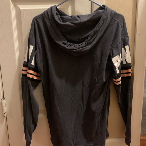 VS PINK light weight sweatshirt - Picture 2 of 2